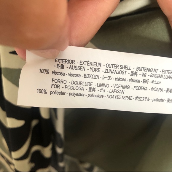 Leaf print midi skirt. - Picture 8 of 10